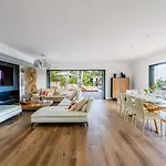 בית נופש Contemporary With Hillside Views קרקראן