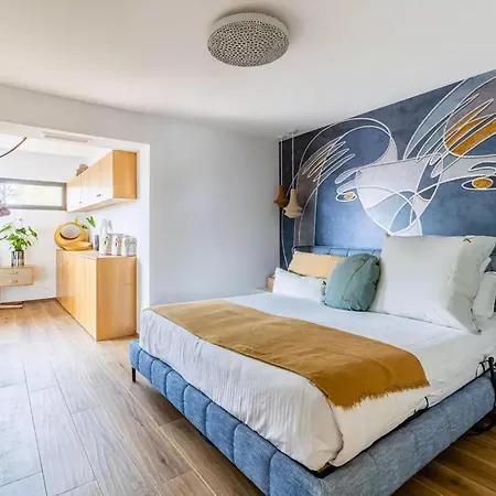Dom wakacyjny Contemporary With Hillside Views Carqueiranne
